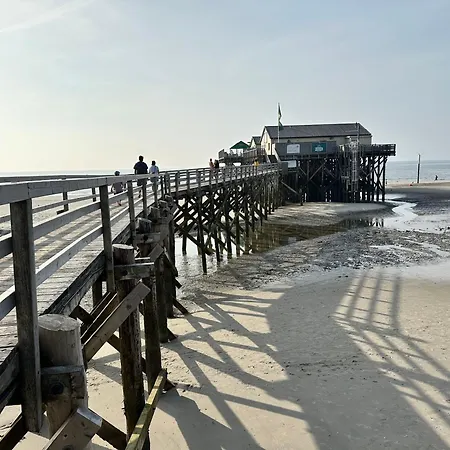 Lägenhet Sky & Homes Meeresrauschen I Boxspringbett, Strandnah, Direkt Am Leuchtturm, Eigener Eingang